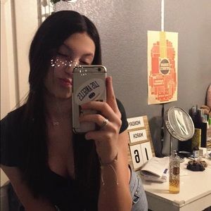 Meet your Posher, Maya